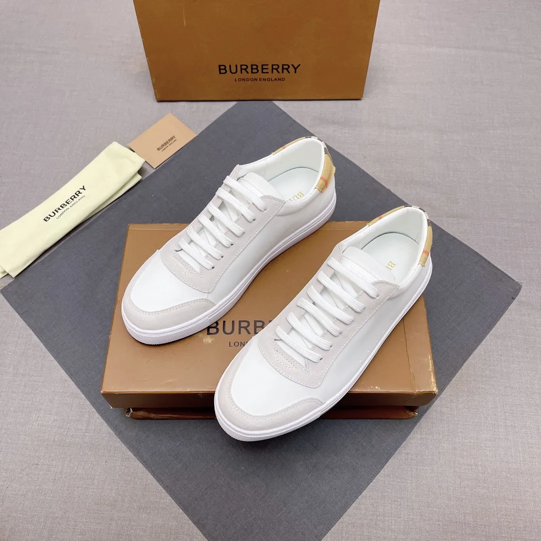 p380 【Burberry】Burberry’s new men’s casual shoes! Classic striped cloth paired with imported first-layer silk calfskin and high-mercerized nubuck leather. Real sheepskin lining is very comfortable. Original outsole. Two-color selection, details determine quality. Welcome to compare. Size: 38-44 No. 019
